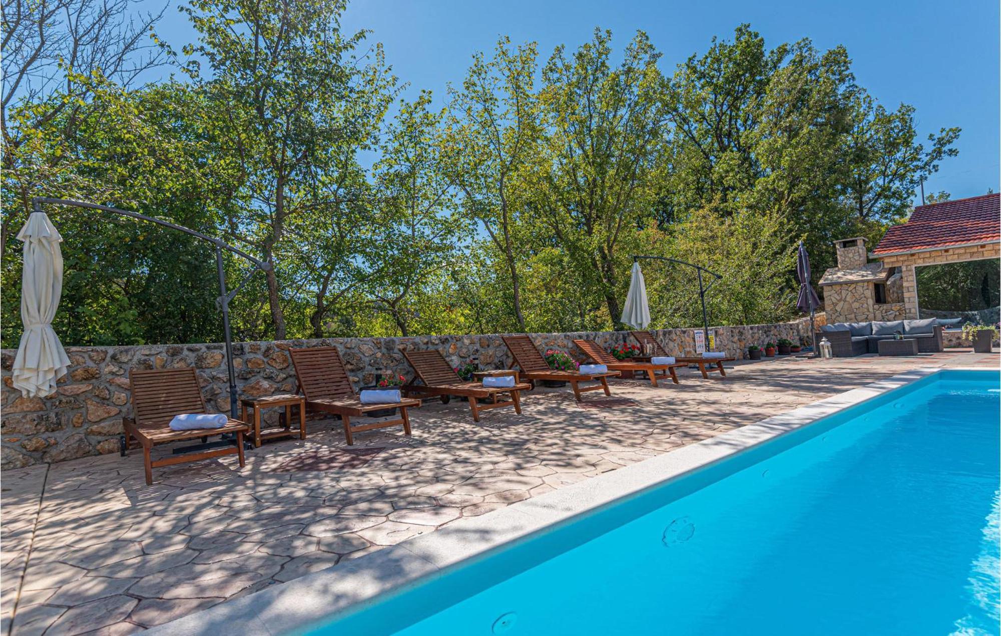 Gorgeous Home In Knin With Kitchen Kovacic Exterior foto